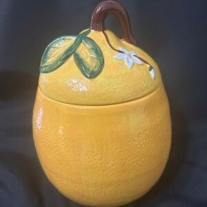 Vibrant Lemon-Shaped Ceramic Cookie Jar by Maxcera - 9" x 6"